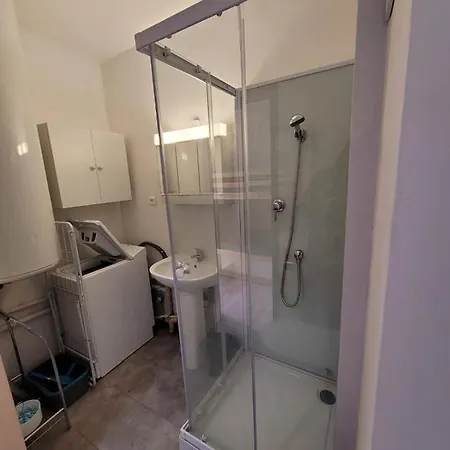 Studio 4 Couchages Climatise 50m De La Plage Apartment